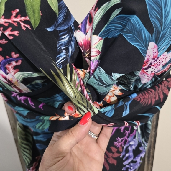 ⭐️40% Off⭐️ Terra & Sky Plus Tropical Floral Molded Cup One-piece Swimsuit - Picture 5 of 16